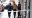 STOCKHOLM 20211231
Poliser för bort en man med papperspåsar tejpade över händerna från den fastighet där en man har hittats med stickskador i en lägenhet på Södermalm i Stockholm på fredagen.
Foto: Anders Wiklund / TT / kod 10040
